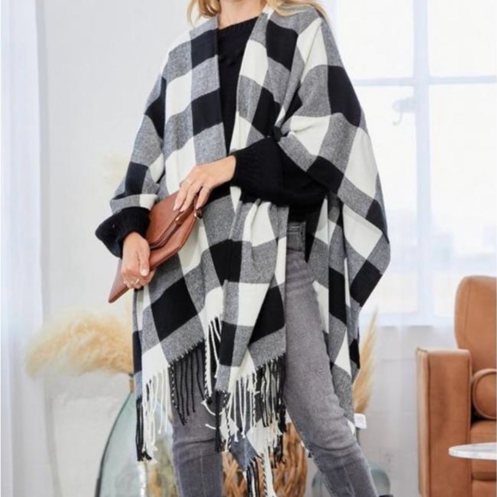 Ivory Buffalo Plaid Poncho Shawl - One Size NWOT